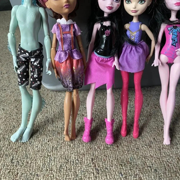 Y2K Monster High & Ever After High Dolls 5 PCs Lot Girl Toy Collection Fun Goth - Picture 4 of 5
